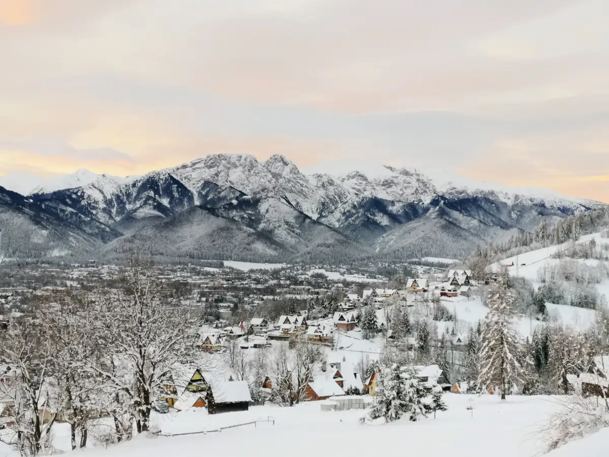 Zakopane zima z widokiem na Giewont