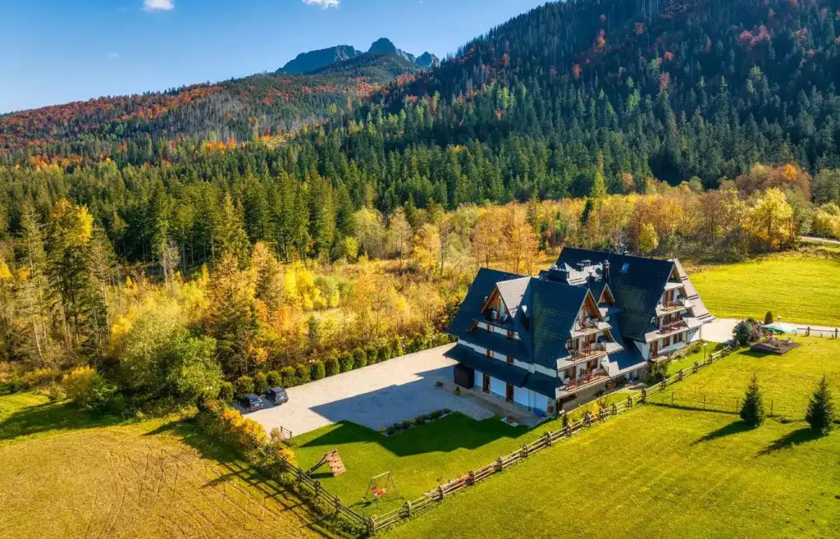 Ecotatry Hotel Kościelisko, widok z lotu ptaka na hotel